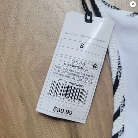 Target Shade & Shore Stripe Ribbed-Knit One Piece Swimsuit - Picture 4 of 7